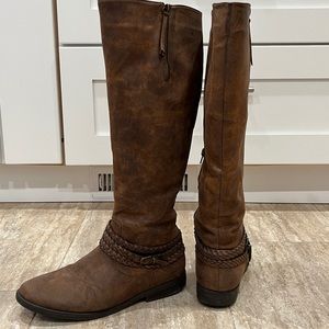 Over the knee boot